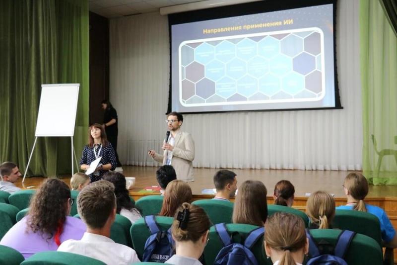 Представители Академии – эксперты Молодежного образовательного форума «Новая высота».