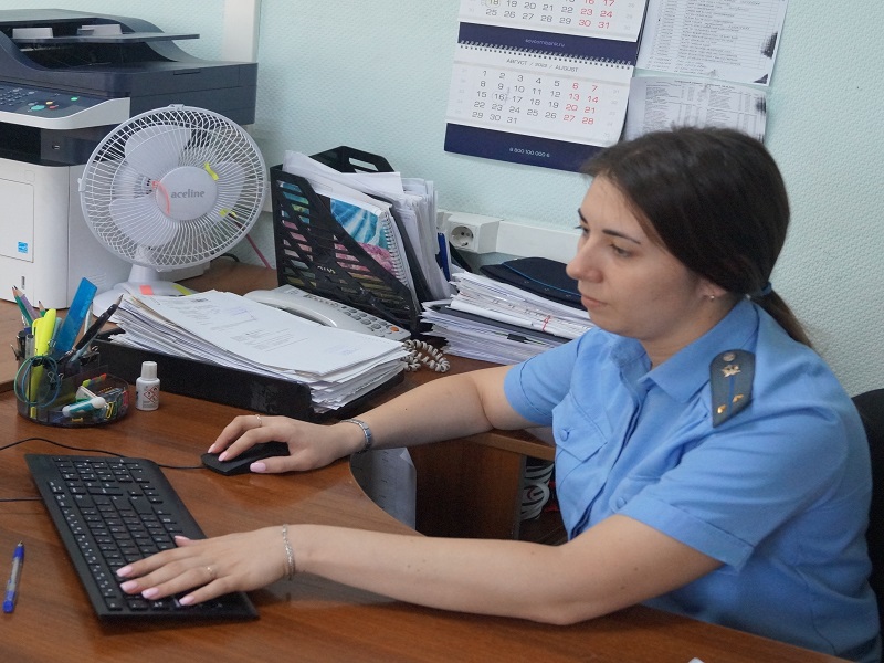 В Алтайском крае судебные приставы помогли жителям сохранить прожиточный минимум.