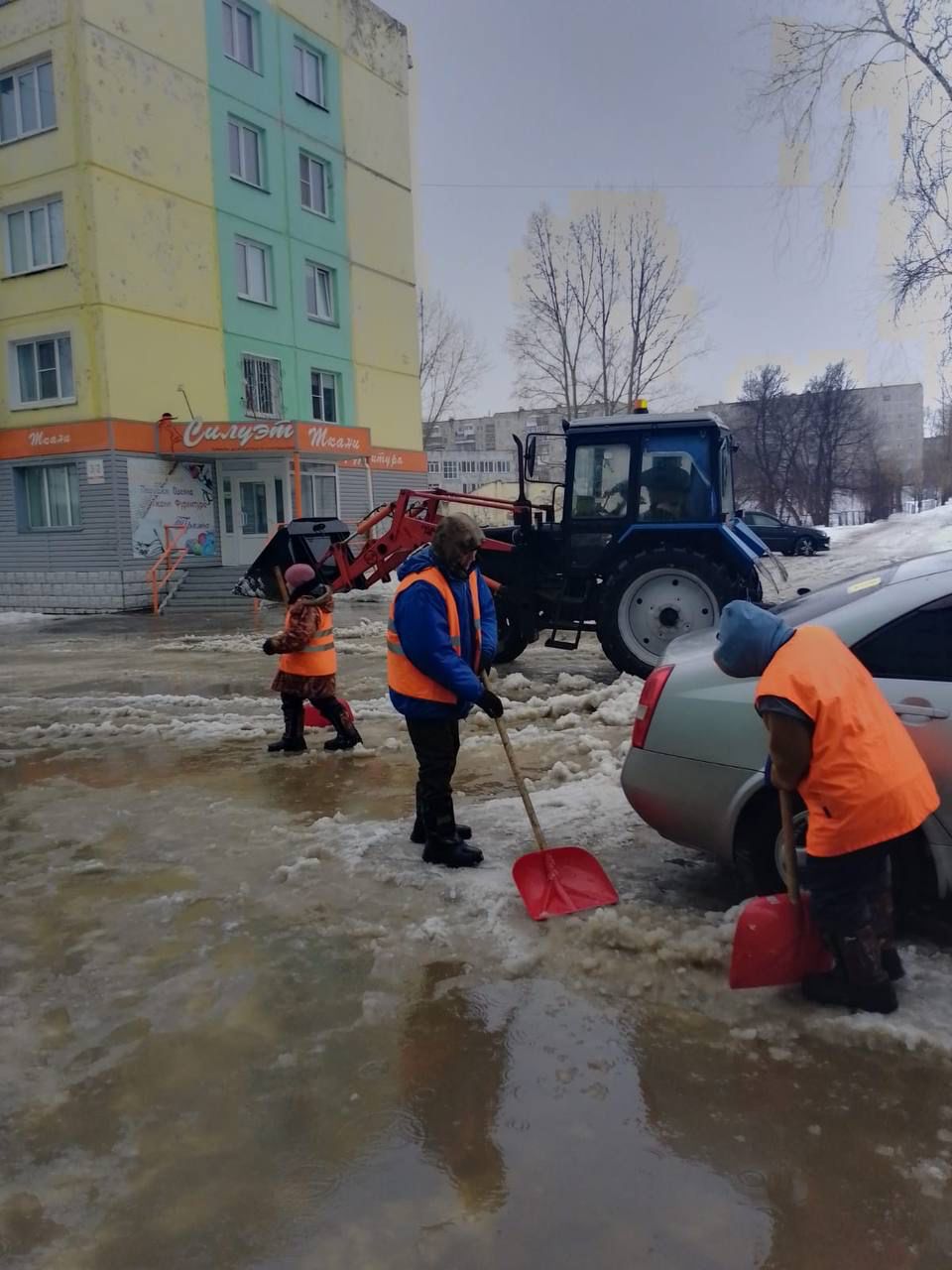  Все службы города работают в режиме повышенной готовности.