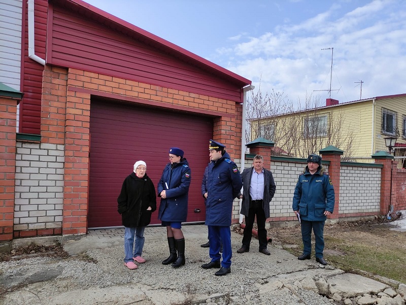 По поручению прокурора Алтайского края Антона Германа  территориальные прокуроры на вверенной им территории продолжают надзорные мероприятия по контролю за половодьем.