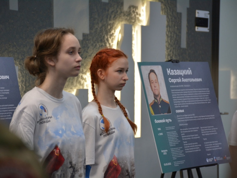 В Академии работала выставка «За наших. За Президента». В Академии работала выставка «За наших. За Президента».